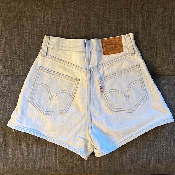Levi’s Jean Shorts - Picture 2 of 4